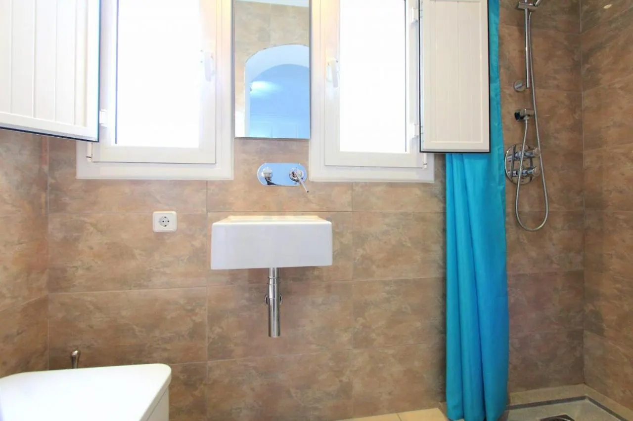 Leon Inmo Villa Pia - 11084 Empuriabrava Spain